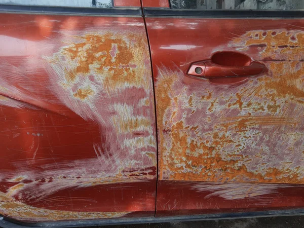 Coche Dañado Arañazos Las Puertas Daños Profundos Pintura — Foto de Stock