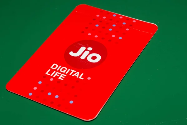 Delhi, Hindistan - Ekim 05, 2020: Her JioFi ya da 4G Smartphone ile Jio SIM Kart