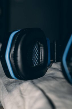 Delhi, Hindistan - Ekim 05, 2020: Kayık Rockerz 510 Bluetooth kulaklıklı Thumping Bass, 10H 'ye kadar oyun zamanı, Çift Bağlantı Kipleri, Kolay Erişim Kontrolleri ve Ergonomik Tasarım