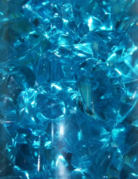 Cristais azuis de vidro — Fotografia de Stock