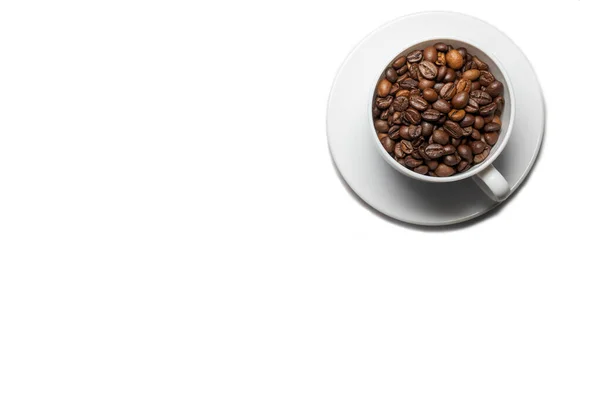 Koffiebonen Een Witte Beker Geïsoleerd Een Witte Achtergrond Bovenaanzicht Met — Stockfoto
