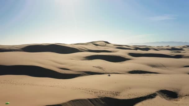 4K slow motion aerial view of sand dunes, California wild desert nature — Stock Video
