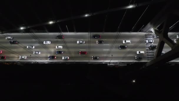 San Francisco Oakland Bay Bridge met nachtverlichting. 4K California Verenigde Staten — Stockvideo