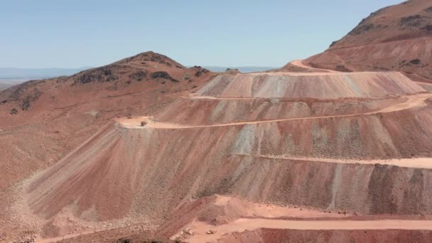 Vista panorámica aérea de la cantera de piedra roja en un día soleado, California, EE.UU. — Vídeos de Stock