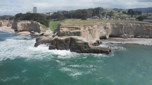 4K aerial of scenic nature park, California, 4K aerial of ocean, cliffs, beach — Stock Video