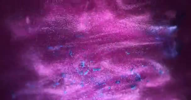 Inchiostri blu porpora che creano formazioni nuvolose astratte. Sfondi di arte rosa — Video Stock