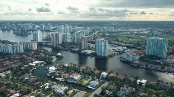 4K aerial of Miami suburban skyline at evening. Private property business video — Stock Video