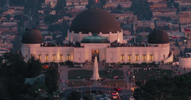 Los Angeles, California, USA. 4K Landemerkes historiske bygning på Hollywood Hills – stockvideo