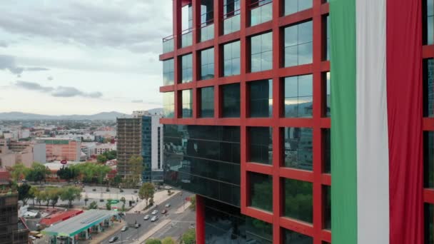 Γραφεία επιχειρήσεων στην πρωτεύουσα της χώρας του Μεξικού με το κέντρο της πόλης σε κίνηση φόντο — Αρχείο Βίντεο