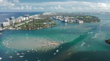 Miami Körfezi bölgesindeki tropikal adalarda, plajlarda ve yatlarda 4K turizm havası