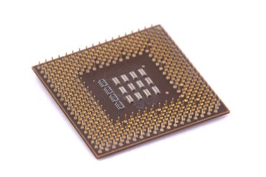 CPU pin arka glisten beyaz bir arka plan üzerinde yukarı. izole