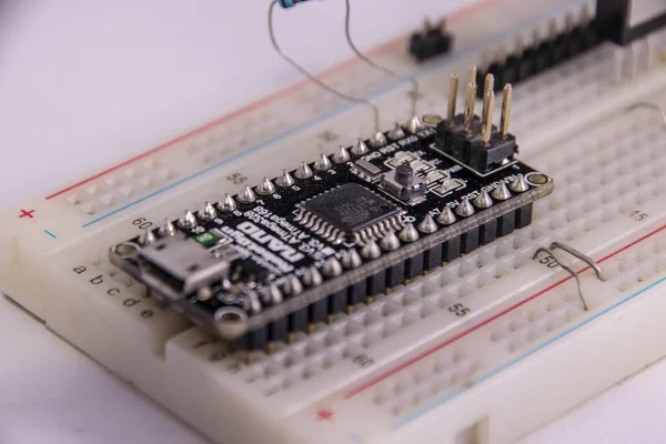 Arduino nano prototipleme kurulu transistörler dirençler breadboard