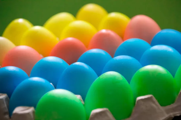 Magazyn Wielkanoc Kolorowe Jajka Pudełku Multicolor — Zdjęcie stockowe