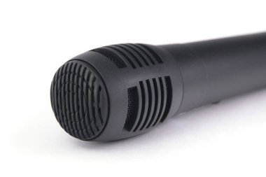 Beyaz arka plan üzerinde ses el karaoke mikrofon