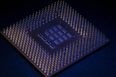Mavi ışık yakın çekim yukarı CPU işlemci iğne