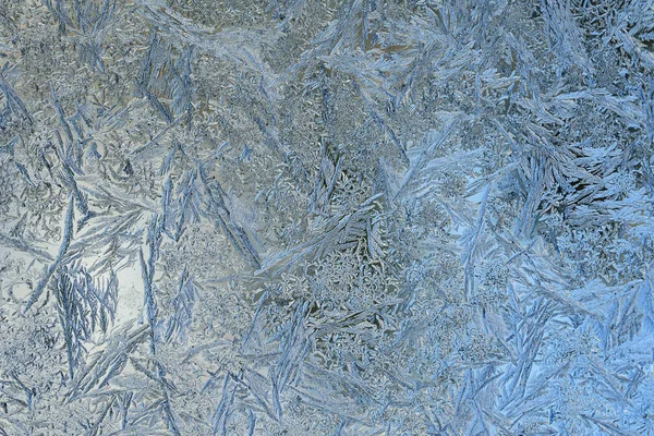 Padrão de gelo congelado no dia de inverno de vidro — Fotografia de Stock