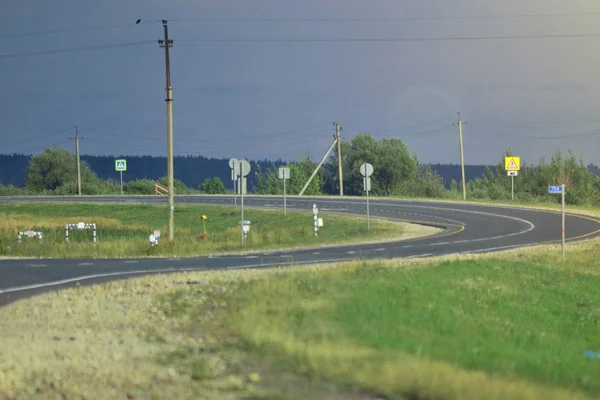 Winding Asphalt Road Cloudy Weather — Stock Photo, Image