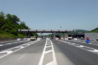 karayolu üzerinde yeni bilançosu kabinleri