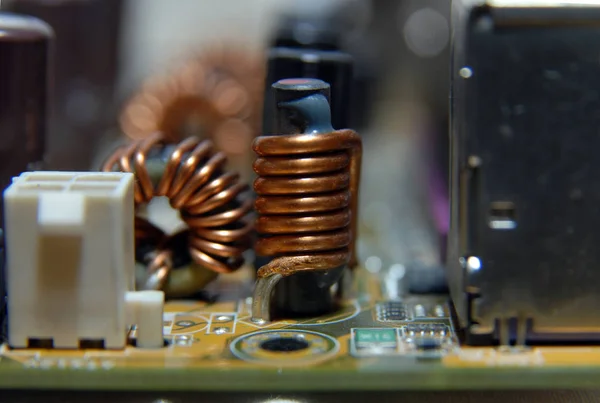 计算机内部硬件电路板 铁氧体线圈 — 图库照片