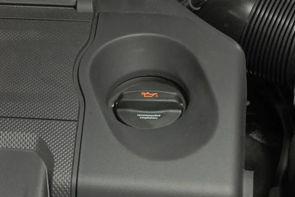 Engine oil cap on a motor vehicle