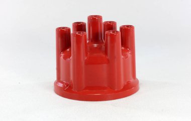 parçalar üzerinde beyaz otomotiv ateşleme ayarlama