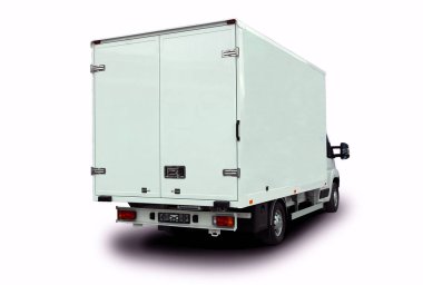 Beyaz arkaplanda beyaz minibüs izole edildi