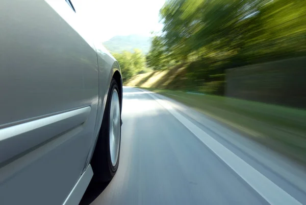 Foto Automotive Hjul Orsakade Rida Vägen — Stockfoto