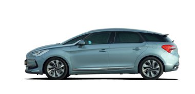 yeşil modern hatchback önden görünüm