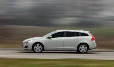 yüksek hızlarda fotoğrafı aile arabası