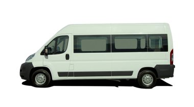 Beyaz arka plan üzerinde beyaz minibüs