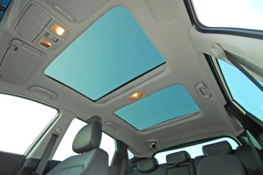 fotoğraf büyük sunroof araba, gökyüzü ve bulutlar içinde