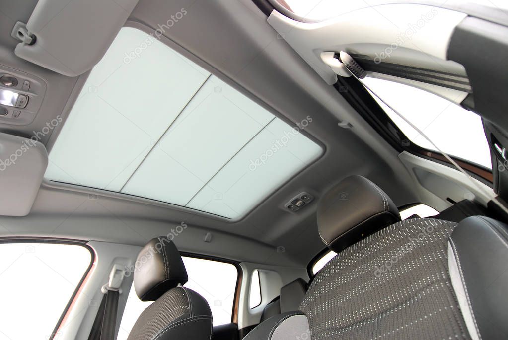 photo large sunroof inside car