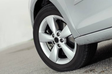 spor araba lastik ve alaşım jant