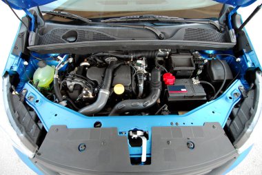 Bir yolcu vagonunda motor.