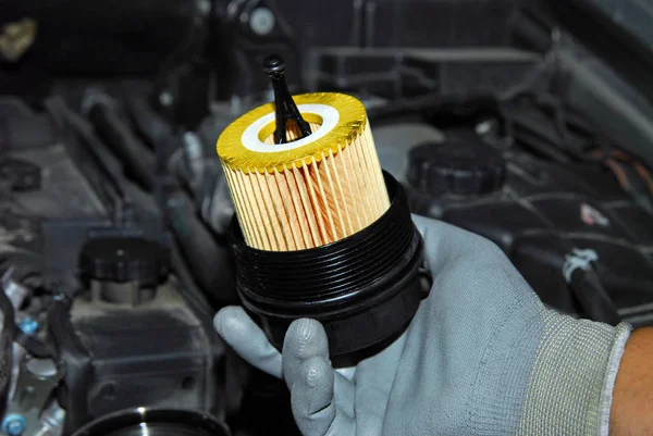 Replacement Oil Filter — Stock Photo, Image