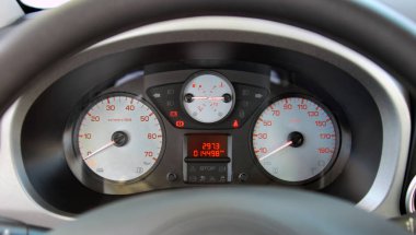 gösterge paneli ile binek otomobil