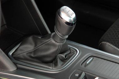 mauelnog vites kolu binek otomobil içinde