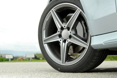 Lastik ve alaşım jant