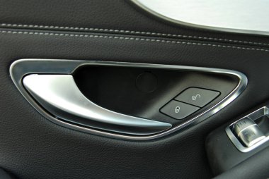 araba kapı kolları ve elektrik detay