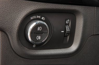 Araba aydınlatma kontrol anahtarı