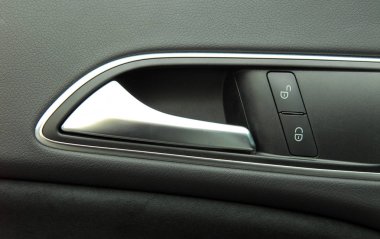 Araba kapı kolları ve merkezi kilit