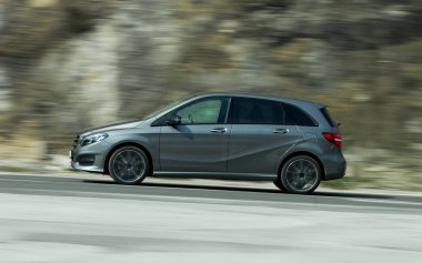 Araba, yüksek hızda