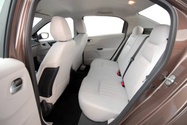 Binek otomobil arka koltukta