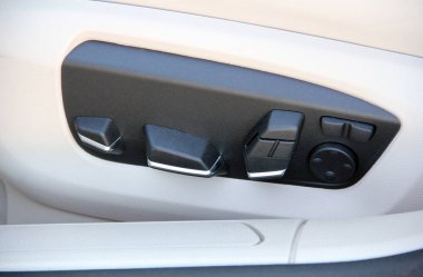 Koltuk konumunu ayarlamak için düğmeler