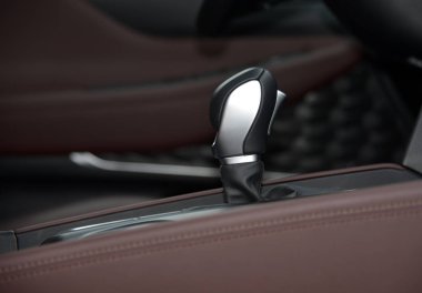 Yolcu vagonunda otomatik seçici kolu