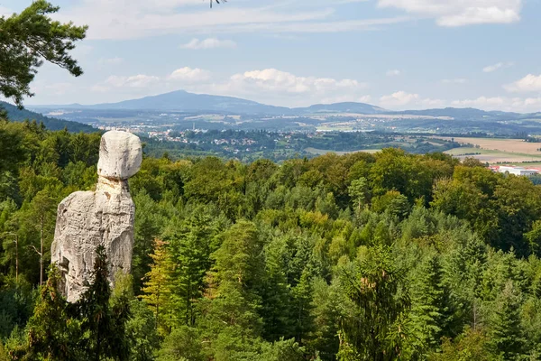 Vista Del Paisaje Con Rocas Arenisca Cerca Del Castillo Renacentista — Foto de Stock