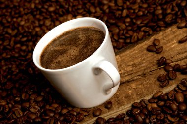 Siyah kahve tohumu. Taze ve aromatik.