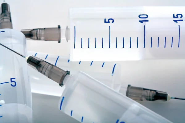 Şırıngada orta çekim.