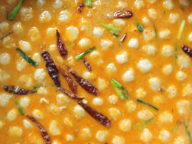 «Ana sayfa» Tay noodle ile yemek için kullanılan köri görünümünü lezzetli Tay erişte, yemek ve taze sebze.