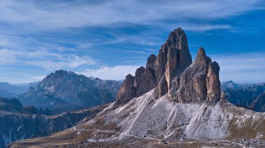 Üç Lavaredo (İtalya doruklarına)